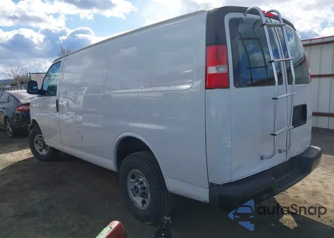 2017 GMC Savana 2500 Work Van z USA, uszkodzony, nr VIN 1GTW7AFF4H1906200